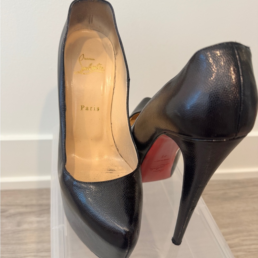 🆓📦 CHRISTIAN LOUBOUTAIN |  Black Leather Heels “Dolly” | 39